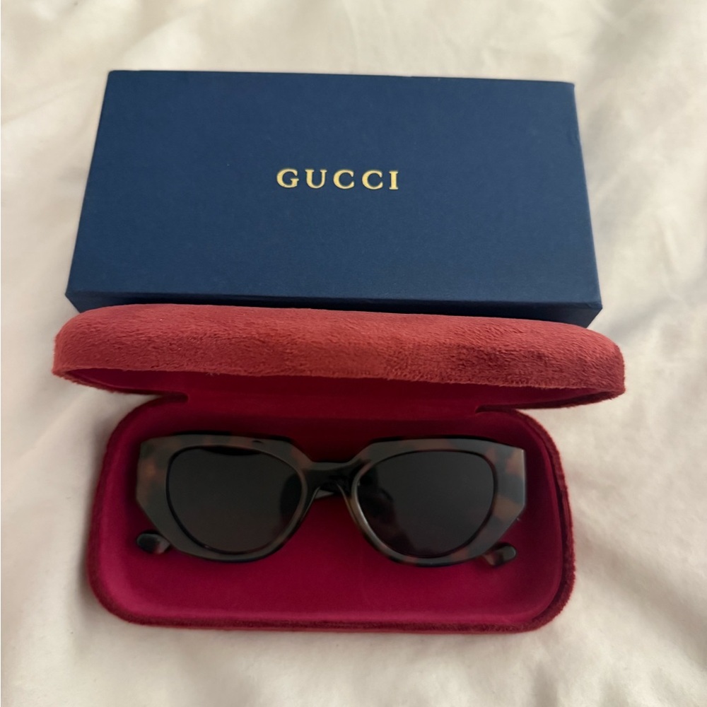 Gucci Brown Sunglasses Classic Chunky Frame